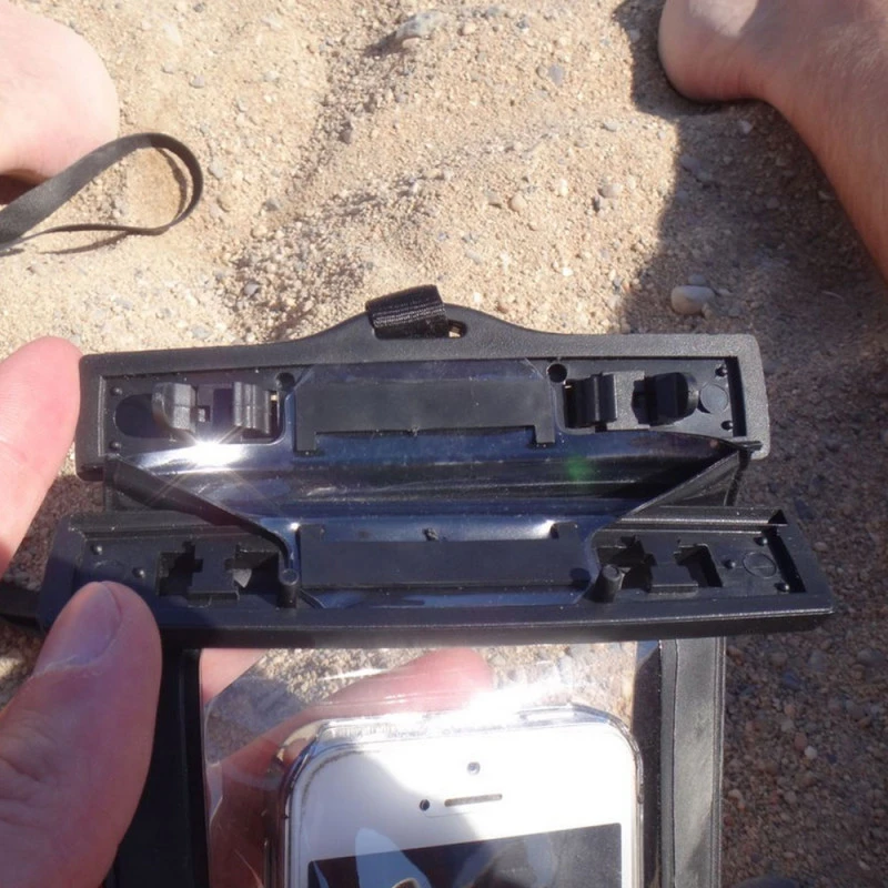 KIT COMPLET POCHETTE ETANCHE SMARTPHONE SEAWAG NOIRE NOIR/BLEU – Image 5